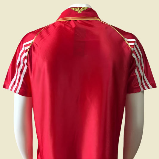 Red Benfica 98/99 home shirt  with white stripes on a gray background