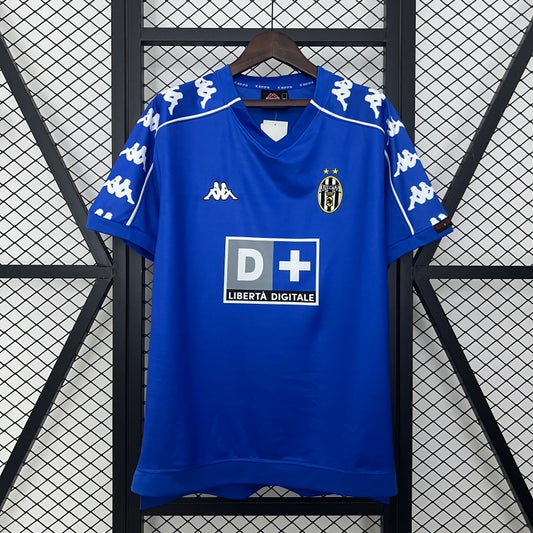 Juventus 99/00 away shirt 