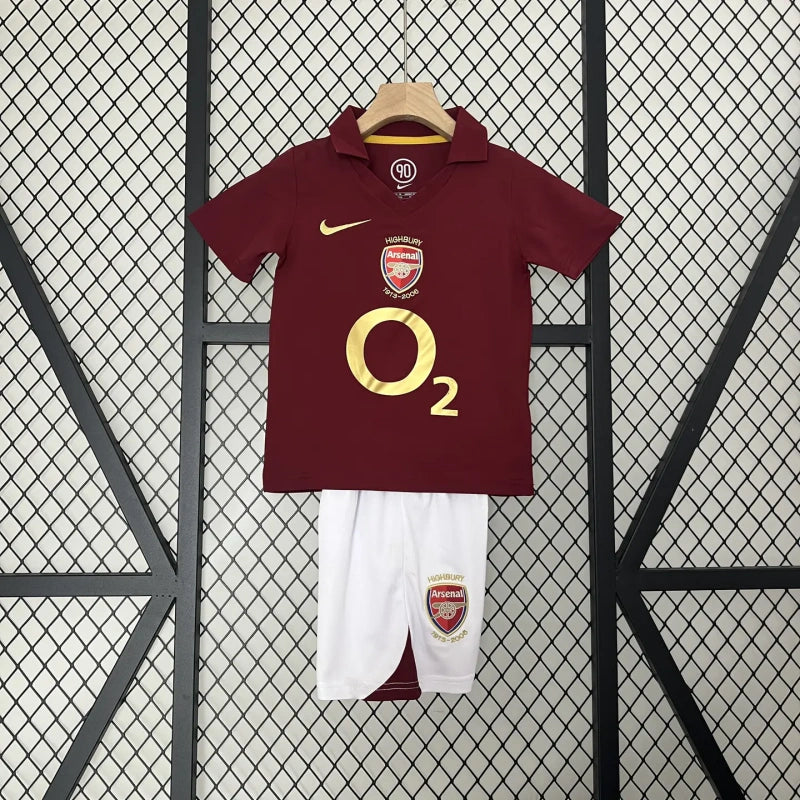 Arsenal 05/06 commemorative Highbury home kids kit