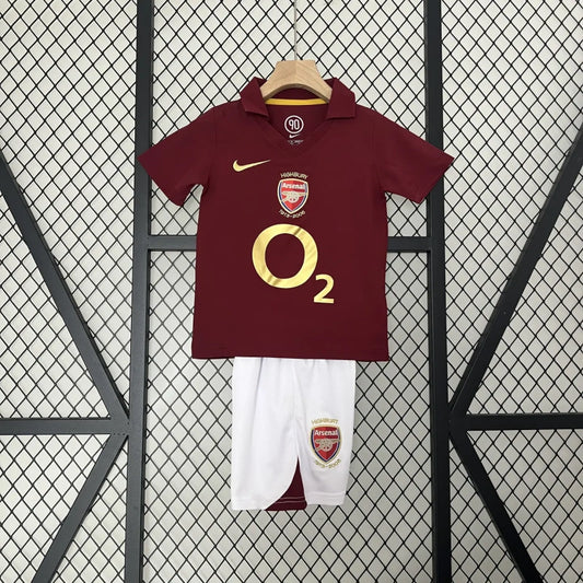 Arsenal 05/06 commemorative Highbury home kids kit